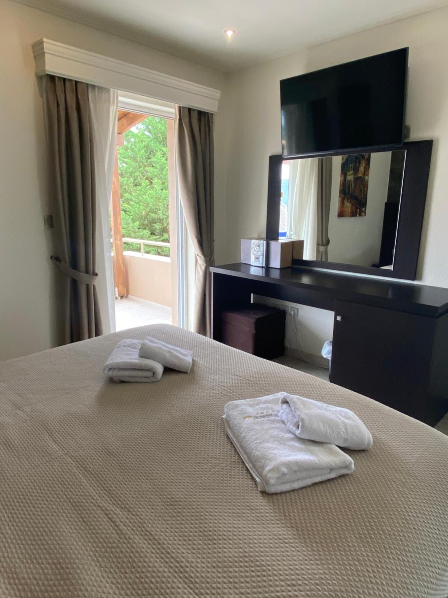 Selefkos Palace Igumeníca Kültér fotó